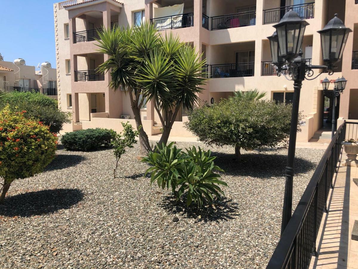 Royal Seacrest Apartment Paphos Luaran gambar