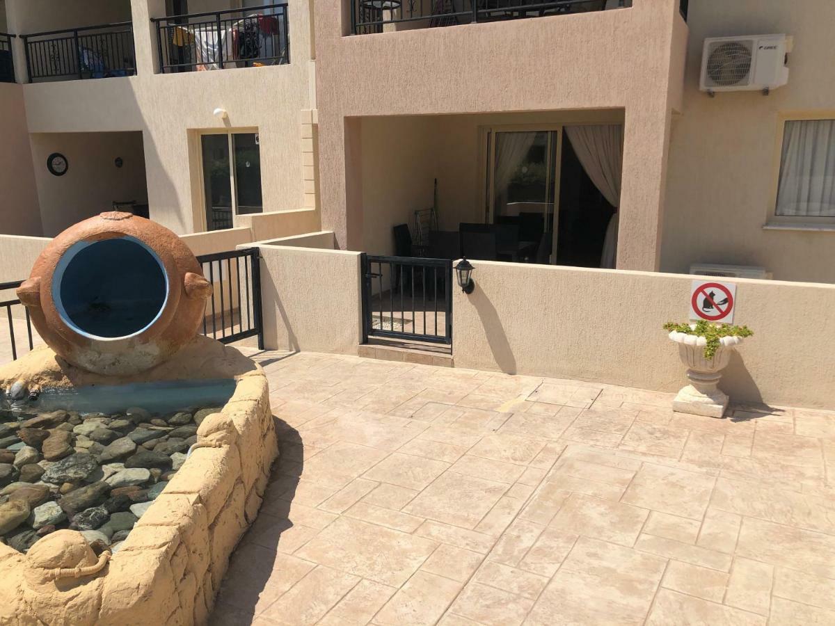 Royal Seacrest Apartment Paphos Luaran gambar