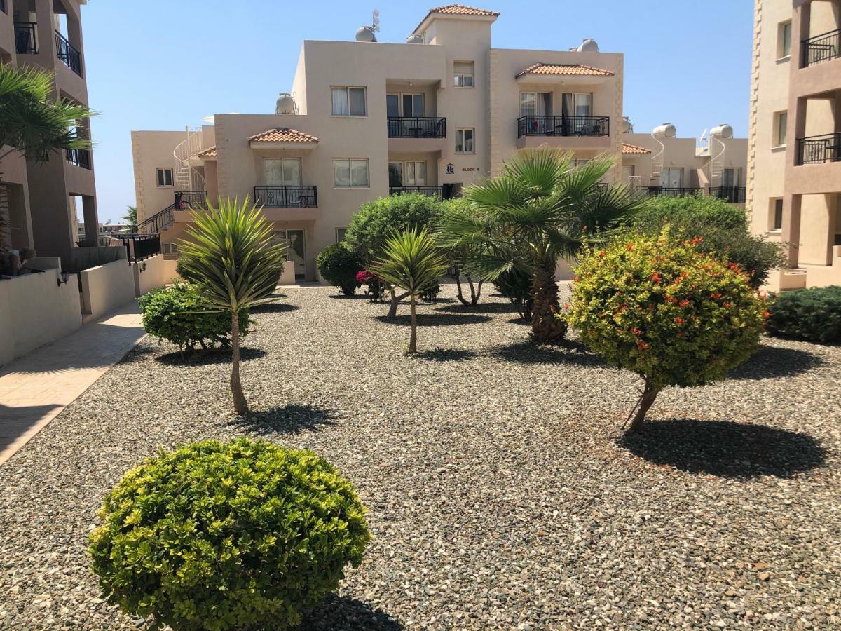 Royal Seacrest Apartment Paphos Luaran gambar