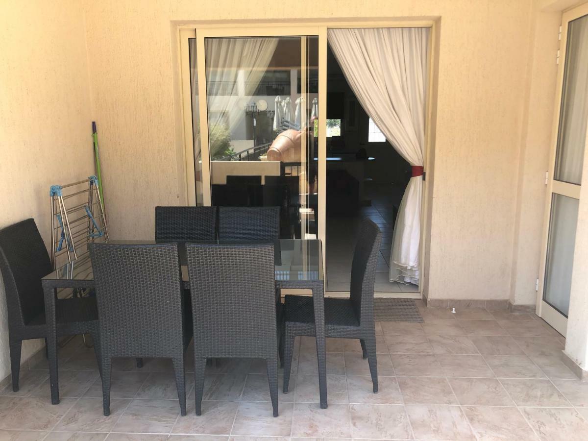 Royal Seacrest Apartment Paphos Luaran gambar