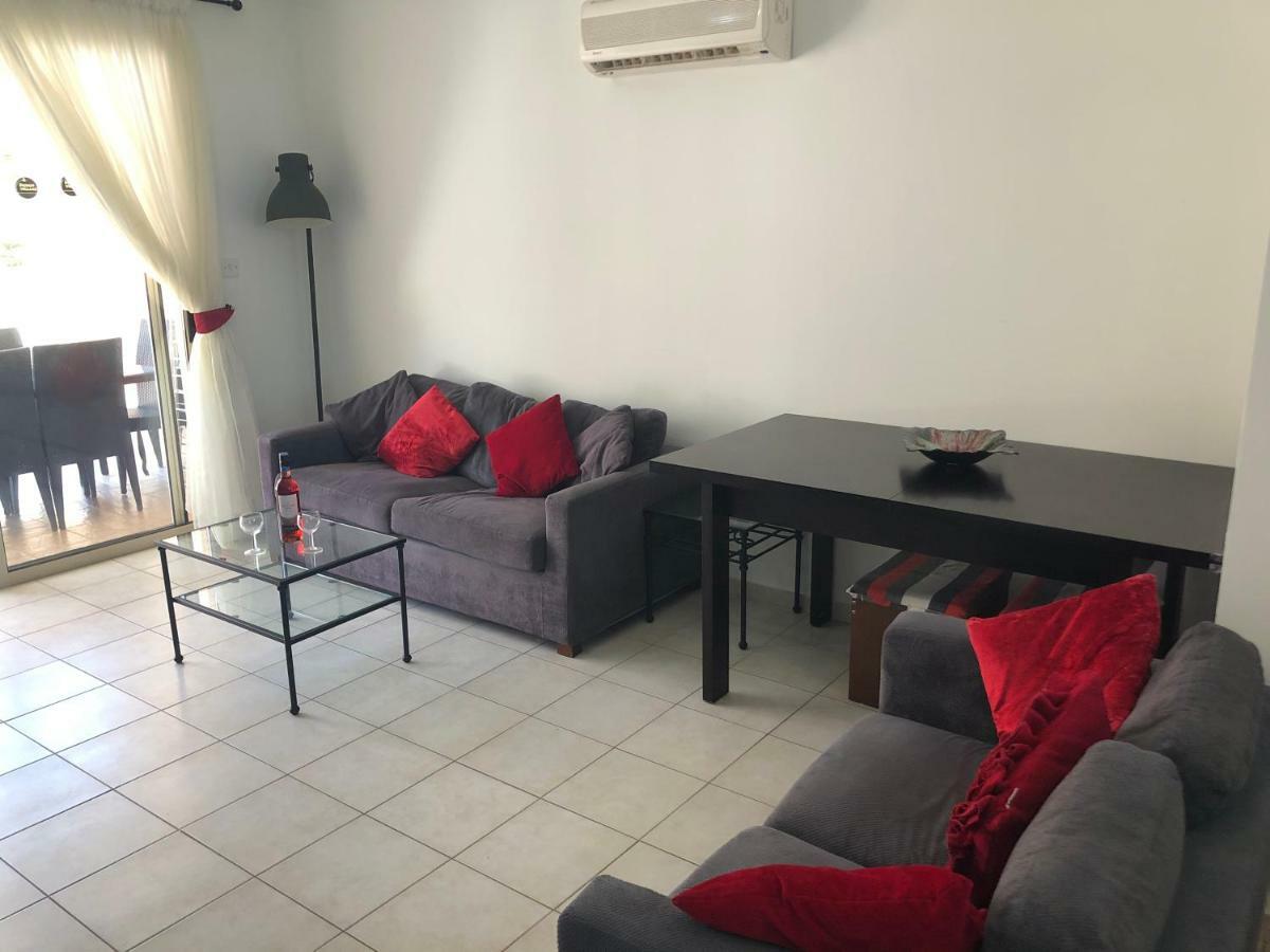 Royal Seacrest Apartment Paphos Luaran gambar