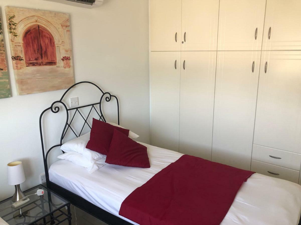 Royal Seacrest Apartment Paphos Luaran gambar