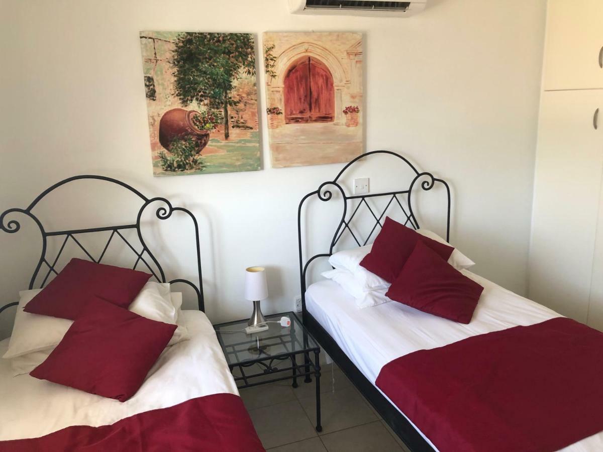 Royal Seacrest Apartment Paphos Luaran gambar