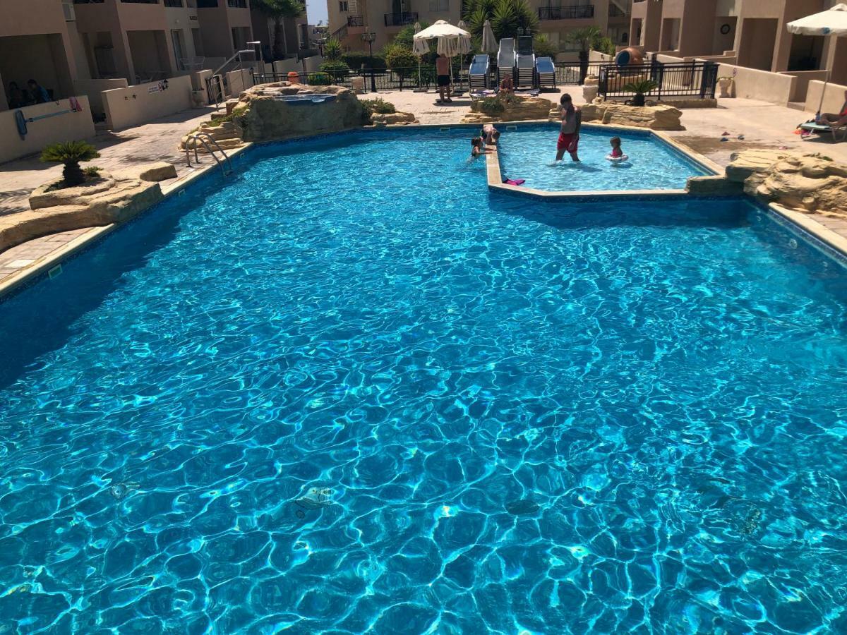 Royal Seacrest Apartment Paphos Luaran gambar