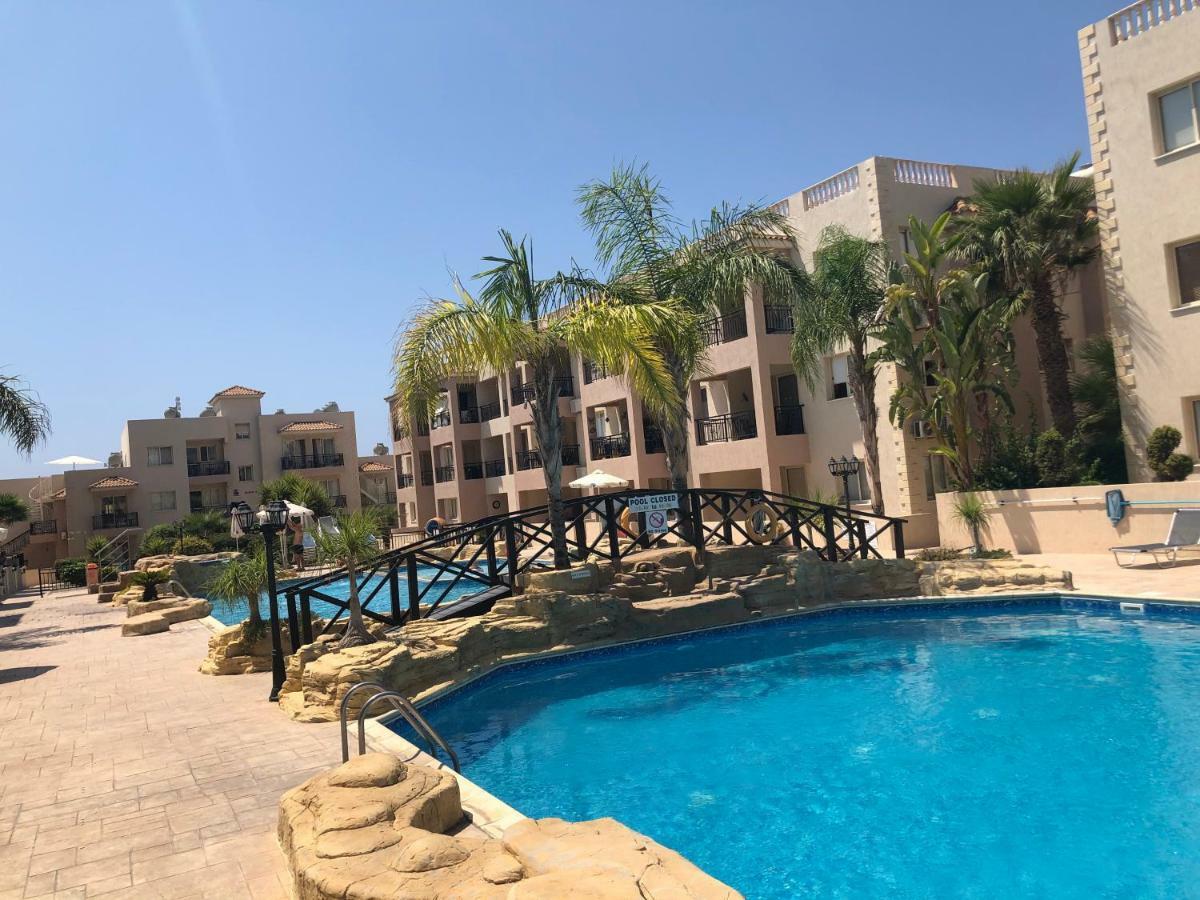 Royal Seacrest Apartment Paphos Luaran gambar