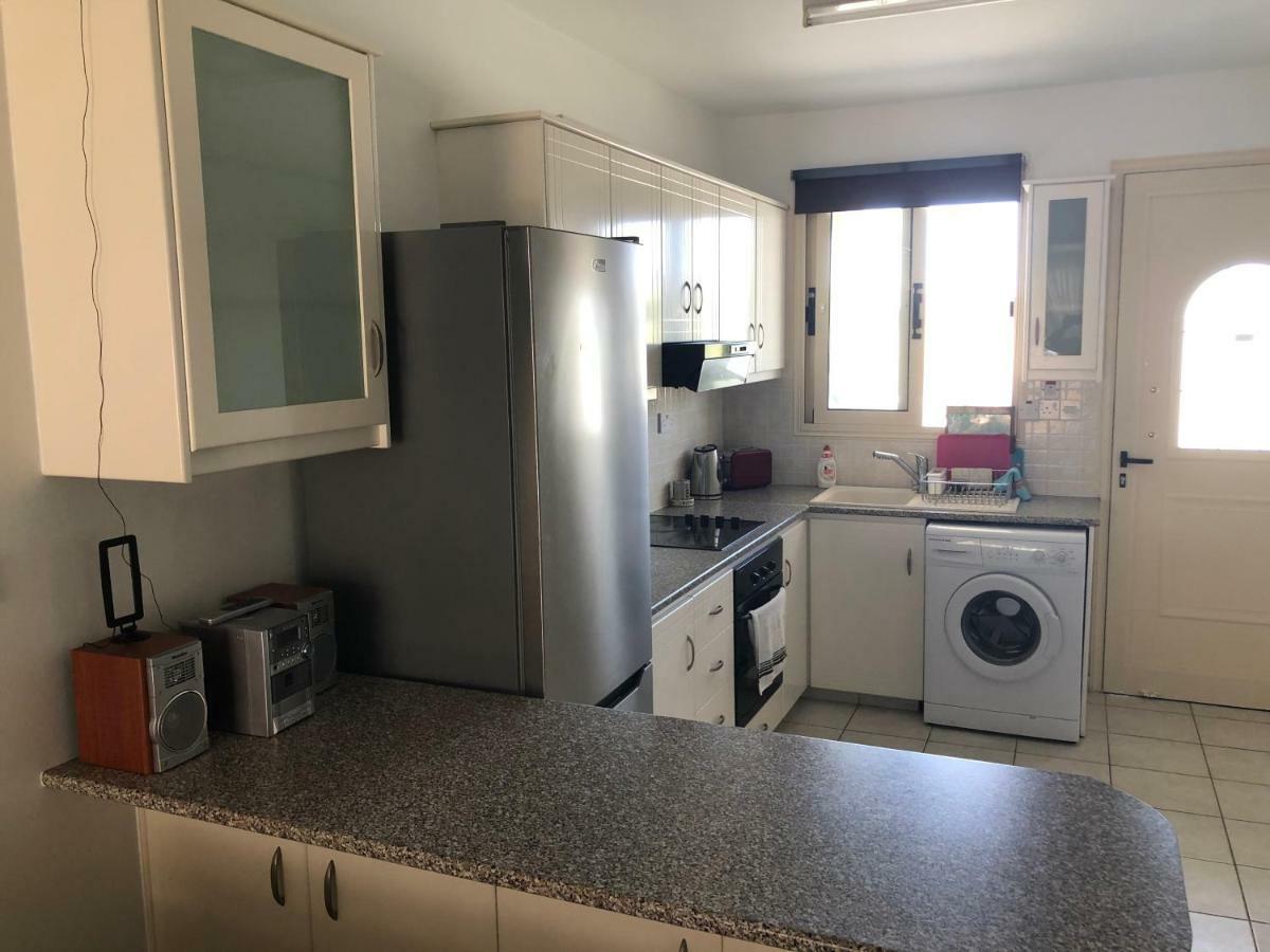 Royal Seacrest Apartment Paphos Luaran gambar