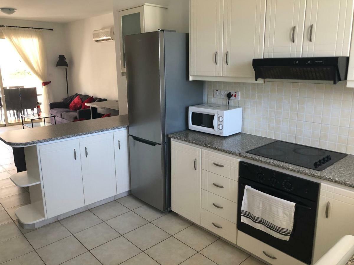 Royal Seacrest Apartment Paphos Luaran gambar