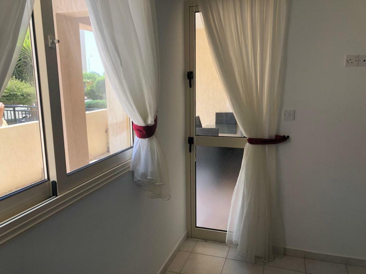 Royal Seacrest Apartment Paphos Luaran gambar