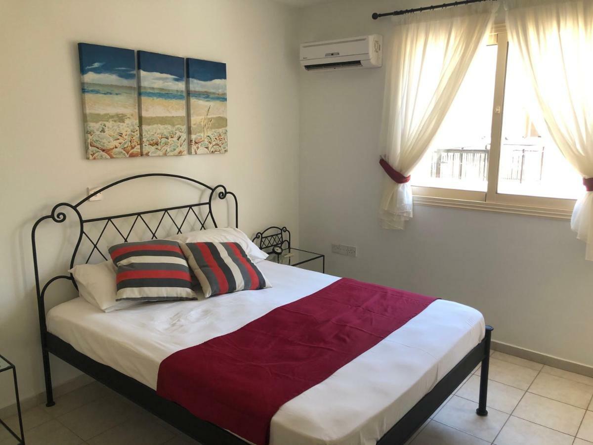 Royal Seacrest Apartment Paphos Luaran gambar